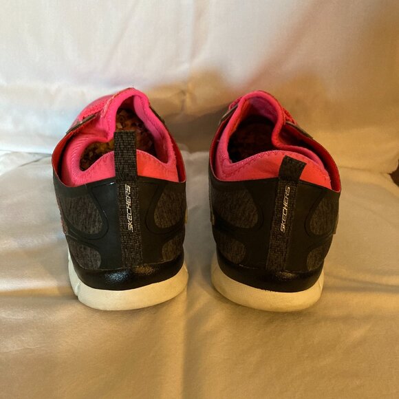 Excellent Condition, SZ 7, Skechers Pull On Sneakers, Pink - Picture 6 of 7